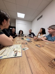 Employés de Decasoft organisant une soirée jeu